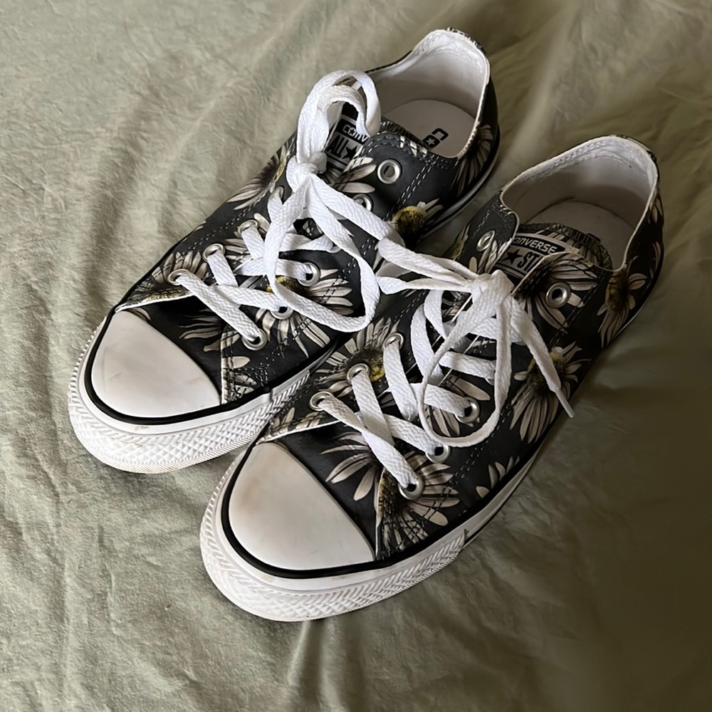 Flower converse